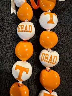 University of Tennessee Grad Spirit Bead Necklace - Orange & White. GO VOLS!